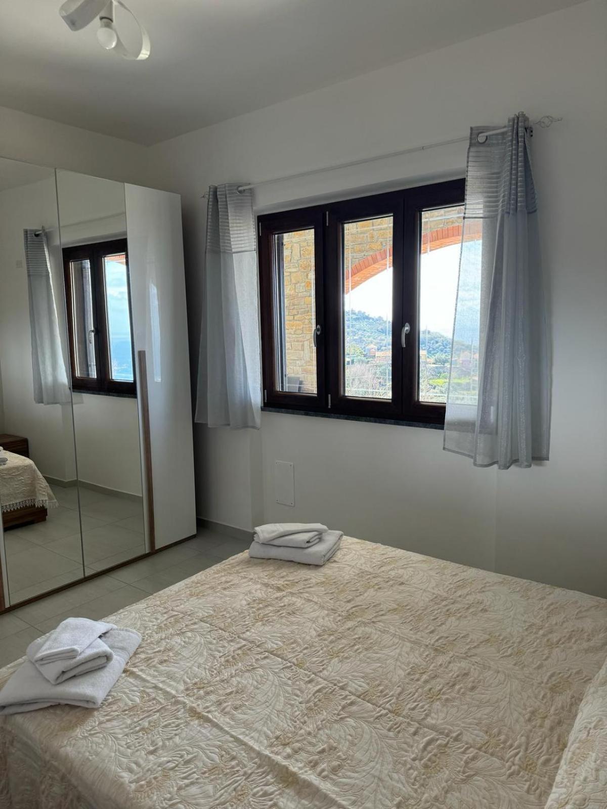 Casa Iris Hotel Castellabate Bagian luar foto