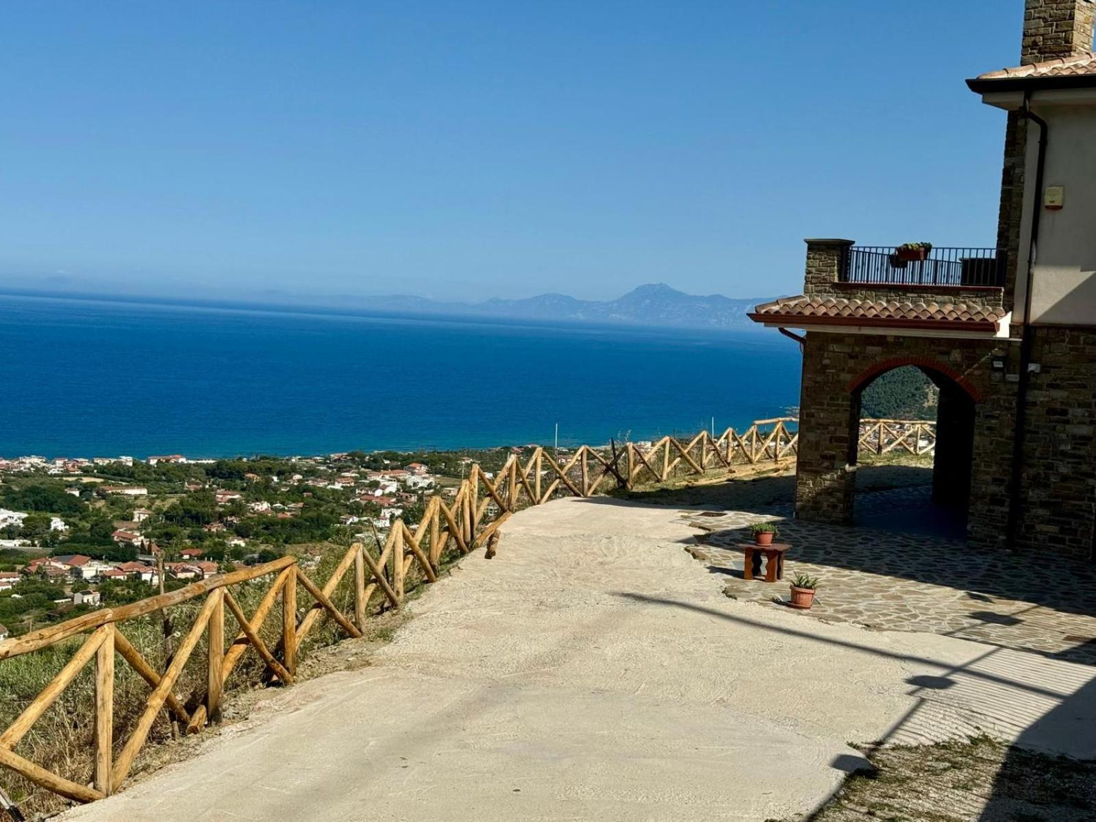 Casa Iris Hotel Castellabate Bagian luar foto
